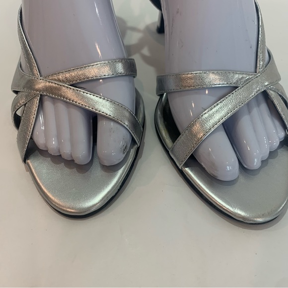 NATURALIZER metallic silver strappy sandals are the comfort line size 11 - Picture 2 of 16
